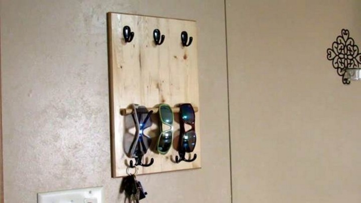 25 DIY Sunglasses Holder Ideas For Everyone - All Sands